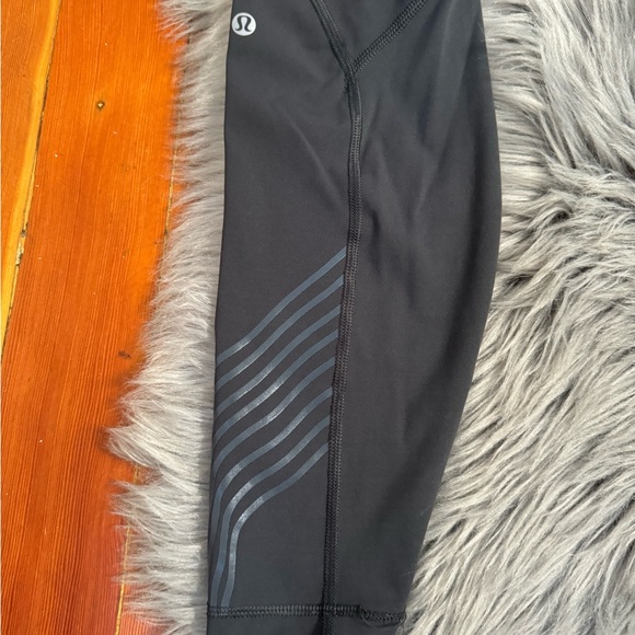 Lululemon Sz L Surge Light Tight Black Gray Key Card Pocket Grips on Legs - Picture 2 of 6